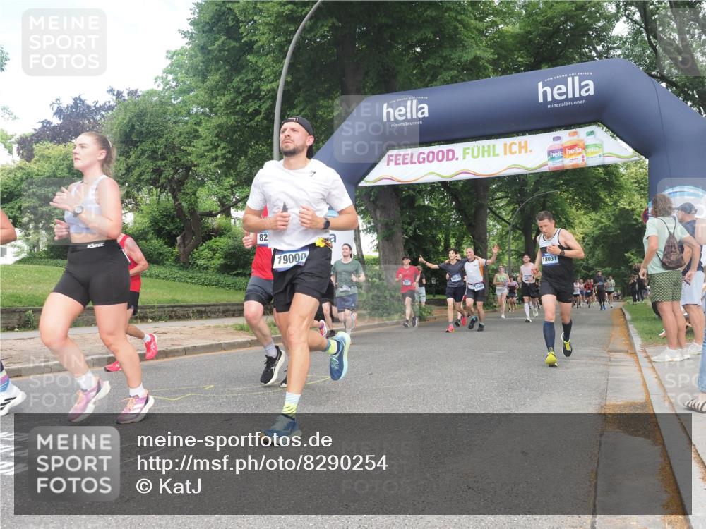 29.06.2025 - hella hamburg halbmarathon KatJ http://msf.ph/oto/8290254 29.06.2025 10:42:00 Zwischen KM18-KM19 1143, 2448, 4231, 4897, 6355, 6356, 8223 meine-sportfotos.de