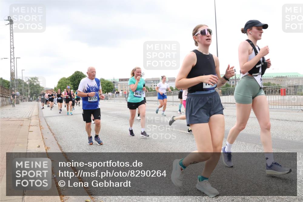 29.06.2025 - hella hamburg halbmarathon Lena Gebhardt http://msf.ph/oto/8290264 29.06.2025 10:55:44 Lombardsbrücke 3115, 9614, 1616, 1873, 1917, 2793, 3101, 3115, 3157, 3244, 3268, 3577, 4265, 4470, 4473, 4628, 4896, 5040, 5220, 5222, 5306, 5483, 5487, 5575, 5994, 6055, 6056, 6113, 6257, 6594, 7516, 7548, 7680, 7969, 8110, 8527, 8532, 8533, 8626, 8648, 9548, 9614, 9618, 9857, 9858, 9861, 9865, 9956, 10094, 10436, 10438, 10449, 10559, 10593, 10640, 10885, 11109, 11903, 11962, 11963, 12695, 12902, 13230, 14727, 15152, 16385 meine-sportfotos.de