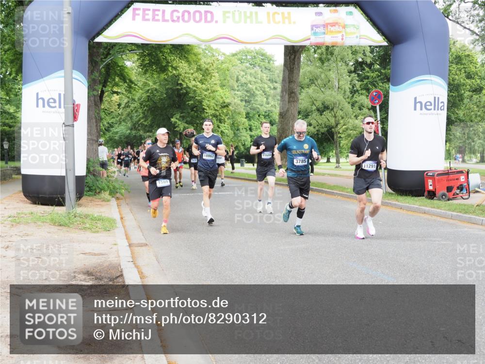 29.06.2025 - hella hamburg halbmarathon MichiJ http://msf.ph/oto/8290312 29.06.2025 10:33:27 Zwischen KM18-KM19 1424, 1569, 3785, 4270, 4997, 7709, 9159, 9585, 11291, 12643, 15651 meine-sportfotos.de