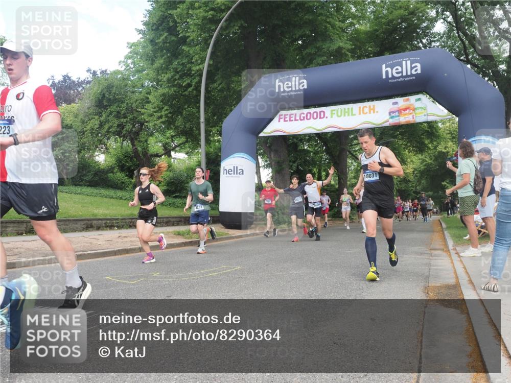 29.06.2025 - hella hamburg halbmarathon KatJ http://msf.ph/oto/8290364 29.06.2025 10:42:01 Zwischen KM18-KM19 1193, 2448, 4231, 4897, 6355, 6356, 8223 meine-sportfotos.de