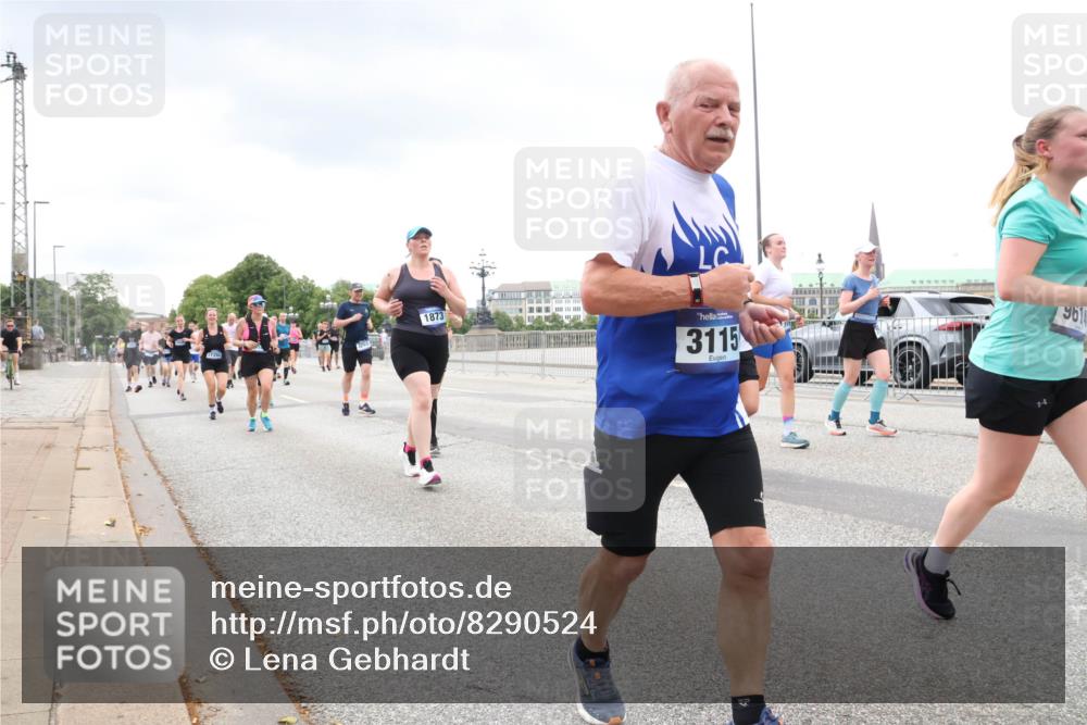 29.06.2025 - hella hamburg halbmarathon Lena Gebhardt http://msf.ph/oto/8290524 29.06.2025 10:55:45 Lombardsbrücke 1873, 3115, 01, 961, 1616, 1873, 1917, 2793, 3101, 3115, 3157, 3244, 3268, 3577, 4265, 4470, 4473, 4628, 4896, 5040, 5220, 5222, 5306, 5483, 5487, 5575, 5994, 6055, 6056, 6113, 6257, 6494, 6594, 7516, 7548, 7616, 7680, 7969, 8110, 8527, 8532, 8533, 8626, 8648, 9548, 9614, 9618, 9838, 9857, 9858, 9861, 9865, 9956, 10094, 10436, 10438, 10449, 10559, 10593, 10640, 10885, 11109, 11903, 11962, 11963, 12695, 12902, 13230, 14727, 15152, 16385 meine-sportfotos.de