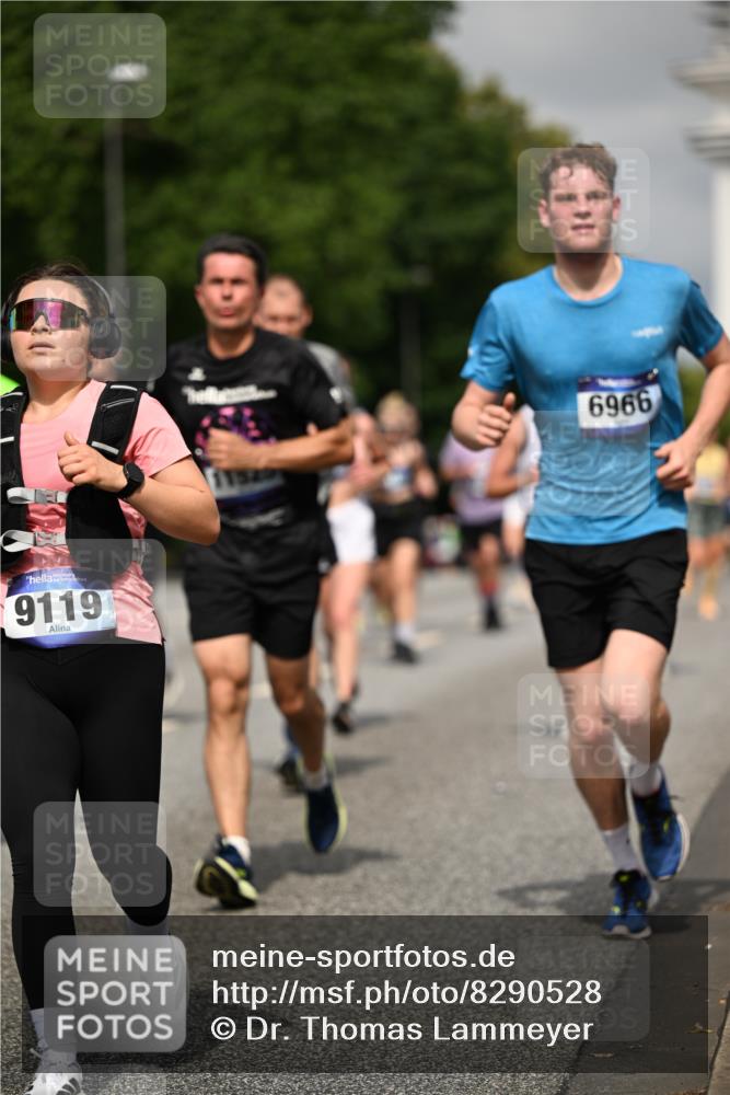 29.06.2025 - hella hamburg halbmarathon Dr. Thomas Lammeyer http://msf.ph/oto/8290528 29.06.2025 10:16:04 Kennedybrücke 1062, 1249, 1790, 1850, 1851, 3182, 3248, 3262, 3746, 3837, 4453, 4499, 5166, 5176, 6822, 6871, 6966, 7370, 7474, 8206, 8207, 9119, 9253, 9254, 9405 meine-sportfotos.de