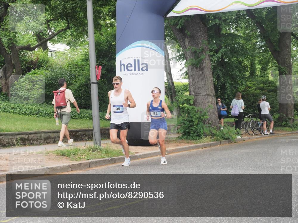29.06.2025 - hella hamburg halbmarathon KatJ http://msf.ph/oto/8290536 29.06.2025 10:12:39 Zwischen KM18-KM19 52 meine-sportfotos.de