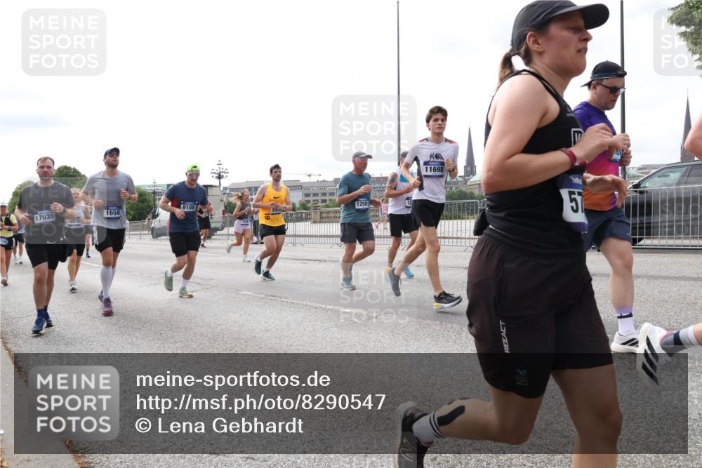 29.06.2025 - hella hamburg halbmarathon Lena Gebhardt http://msf.ph/oto/8290547 29.06.2025 10:21:13 Lombardsbrücke 17035, 9108, 1658, 12561, 14815, 11698, 12, 57, 1028, 1266, 1401, 1658, 2271, 2383, 2635, 2815, 2923, 2945, 2956, 2986, 3122, 3161, 3247, 3453, 3813, 3817, 3825, 3826, 4082, 4350, 4786, 5041, 5061, 5373, 5395, 5493, 5767, 6103, 6275, 6308, 6608, 6844, 7228, 7375, 7522, 7553, 7608, 7781, 8095, 8113, 8724, 8726, 8844, 8940, 9005, 9011, 9100, 9108, 9236, 9499, 9501, 9624, 9981, 10050, 10350, 10374, 10585, 10602, 11145, 11698, 12175, 12694, 12844, 13057, 13508 meine-sportfotos.de
