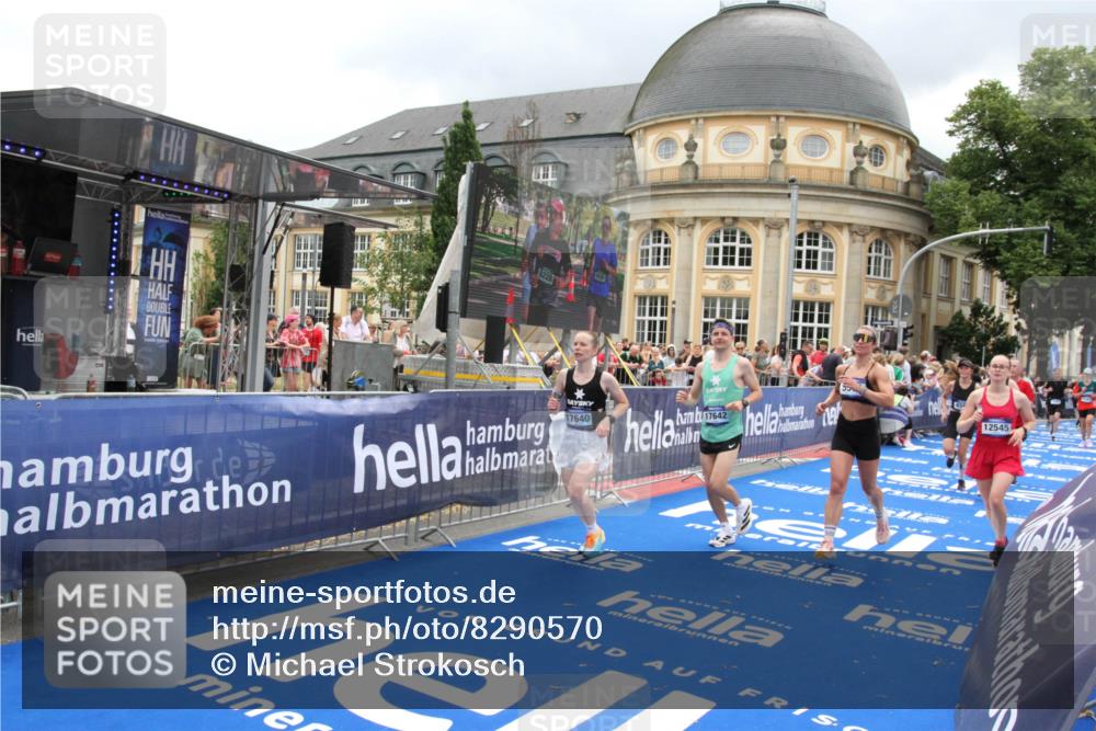 29.06.2025 - hella hamburg halbmarathon Michael Strokosch http://msf.ph/oto/8290570 29.06.2025 10:56:11 Ziel 1180, 3058, 4594, 4813, 5492, 5570, 7594, 8330, 8639, 9907, 12545, 14363, 17640, 17642, 18212 meine-sportfotos.de