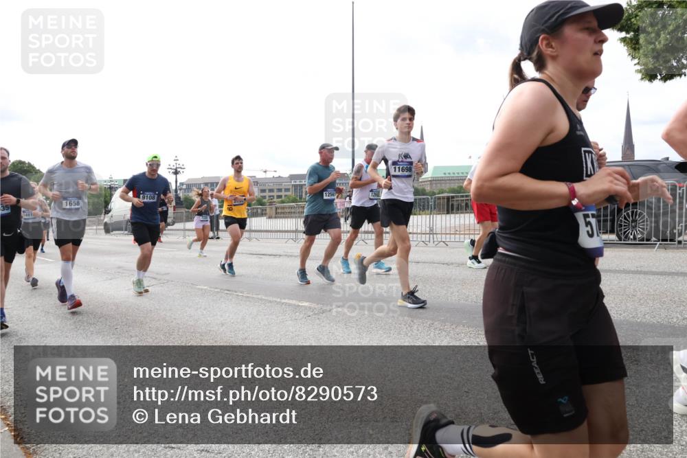 29.06.2025 - hella hamburg halbmarathon Lena Gebhardt http://msf.ph/oto/8290573 29.06.2025 10:21:13 Lombardsbrücke 35, 9108, 12561, 126, 1658, 1481, 11698, 1028, 1266, 1401, 1658, 2271, 2383, 2635, 2815, 2923, 2945, 2956, 2986, 3122, 3161, 3247, 3453, 3813, 3817, 3825, 3826, 4082, 4350, 4786, 5041, 5061, 5373, 5395, 5493, 5767, 6103, 6275, 6308, 6608, 6844, 7228, 7375, 7522, 7553, 7608, 7781, 8095, 8113, 8724, 8726, 8844, 8940, 9005, 9011, 9100, 9108, 9236, 9499, 9501, 9624, 9981, 10050, 10350, 10374, 10585, 10602, 11145, 11698, 12175, 12694, 12844, 13057, 13508 meine-sportfotos.de