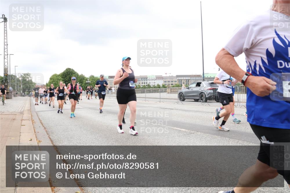 29.06.2025 - hella hamburg halbmarathon Lena Gebhardt http://msf.ph/oto/8290581 29.06.2025 10:55:46 Lombardsbrücke 17392, 1873, 1616, 1873, 1917, 2793, 3101, 3115, 3157, 3244, 3268, 3577, 4265, 4470, 4473, 4628, 4896, 5040, 5220, 5222, 5306, 5483, 5487, 5575, 5994, 6055, 6056, 6113, 6257, 6494, 6594, 7516, 7548, 7616, 7680, 7969, 8110, 8527, 8532, 8533, 8626, 8648, 9548, 9614, 9618, 9838, 9857, 9858, 9861, 9865, 9956, 10094, 10436, 10438, 10449, 10559, 10593, 10640, 10885, 11109, 11903, 11962, 11963, 12695, 12902, 13230, 14727, 15152, 16385 meine-sportfotos.de