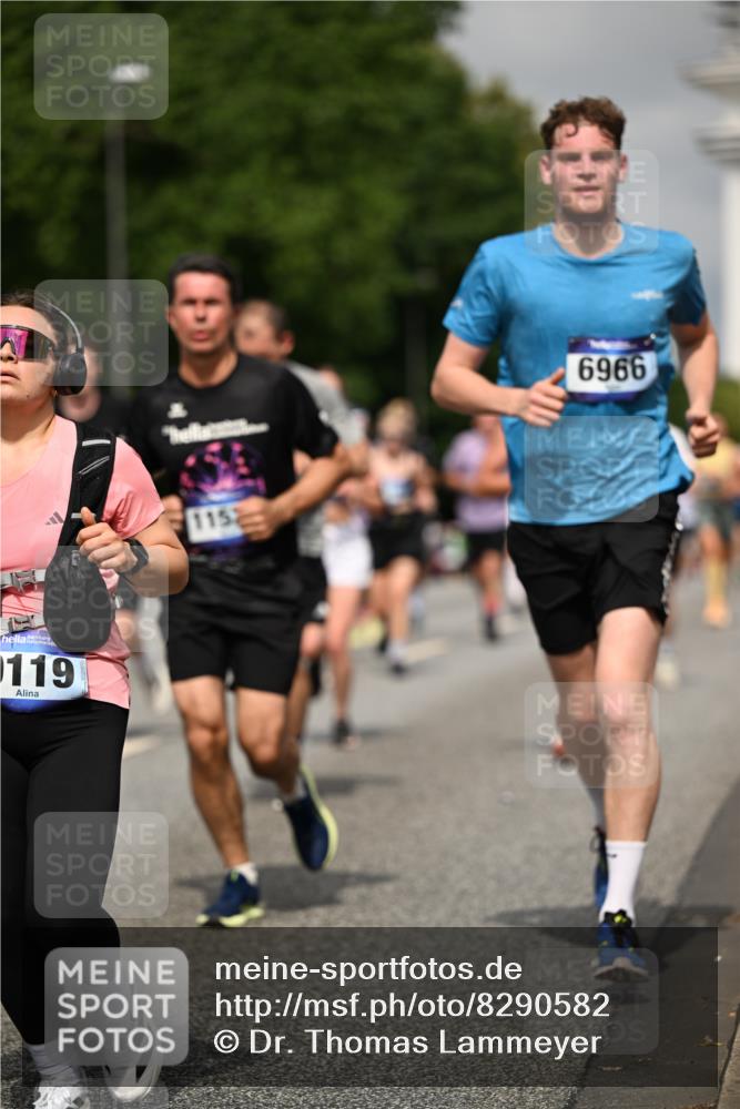 29.06.2025 - hella hamburg halbmarathon Dr. Thomas Lammeyer http://msf.ph/oto/8290582 29.06.2025 10:16:04 Kennedybrücke 1062, 1249, 1790, 1850, 1851, 3182, 3248, 3262, 3746, 3837, 4453, 4499, 5166, 5176, 6822, 6871, 6966, 7370, 7474, 8206, 8207, 9119, 9253, 9254, 9405 meine-sportfotos.de