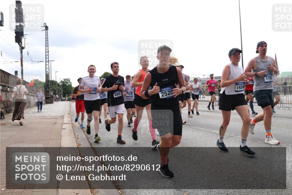29.06.2025 - hella hamburg halbmarathon Lena Gebhardt http://msf.ph/oto/8290612 29.06.2025 10:36:17 Lombardsbrücke 092, 1008, 6093, 1010, 2520, 15370, 3741, 14249, 5676, 1780, 1008, 1010, 1036, 1102, 1183, 1224, 1775, 1780, 1835, 2124, 2352, 2520, 2827, 2870, 3398, 3401, 3404, 3428, 3598, 3699, 3741, 3877, 3990, 4245, 4326, 4413, 4442, 4798, 4937, 5012, 5246, 5427, 5540, 5573, 5666, 5747, 5809, 5919, 6092, 6093, 6184, 6190, 6417, 6667, 6845, 6896, 7086, 7111, 7140, 7275, 7575, 7576, 7632, 8356, 8498, 8530, 8581, 8945, 8947, 9115, 9117, 9229, 9432, 17807 meine-sportfotos.de