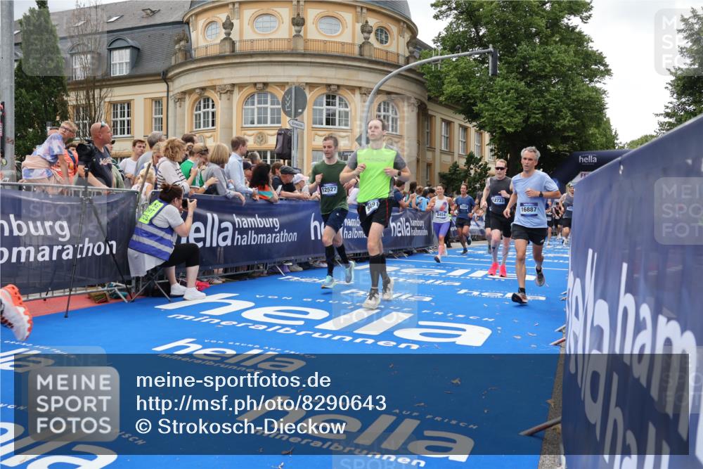 29.06.2025 - hella hamburg halbmarathon Strokosch-Dieckow http://msf.ph/oto/8290643 29.06.2025 10:49:57 Ziel 1216, 1321, 2020, 2540, 3692, 3852, 4017, 5460, 7100, 7657, 8454, 8455, 9031, 9126, 9213, 9303, 9491, 9597, 12271, 12527, 12733, 13225, 13463, 13758, 16403, 16716, 16732, 16887, 18884, 19109, 19112, 19122 meine-sportfotos.de