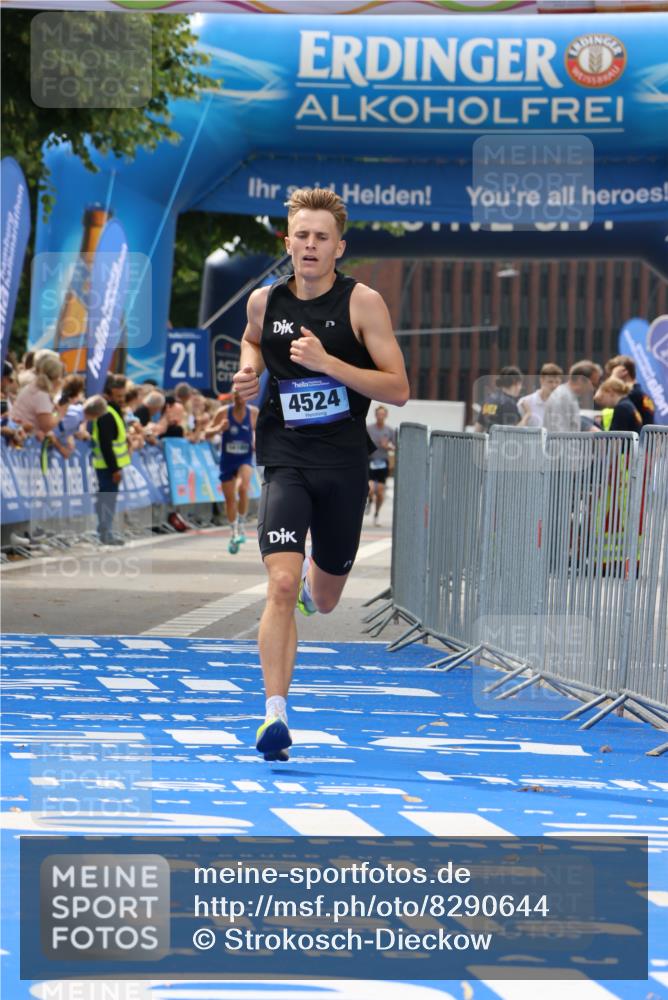 29.06.2025 - hella hamburg halbmarathon Strokosch-Dieckow http://msf.ph/oto/8290644 29.06.2025 10:19:44 Ziel 4524 meine-sportfotos.de