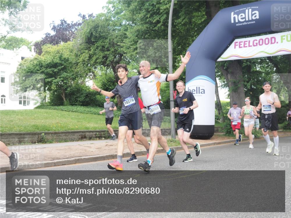 29.06.2025 - hella hamburg halbmarathon KatJ http://msf.ph/oto/8290680 29.06.2025 10:42:03 Zwischen KM18-KM19 1193, 1506, 2448, 3652, 4231, 4897, 6355, 6356, 7221, 8223 meine-sportfotos.de