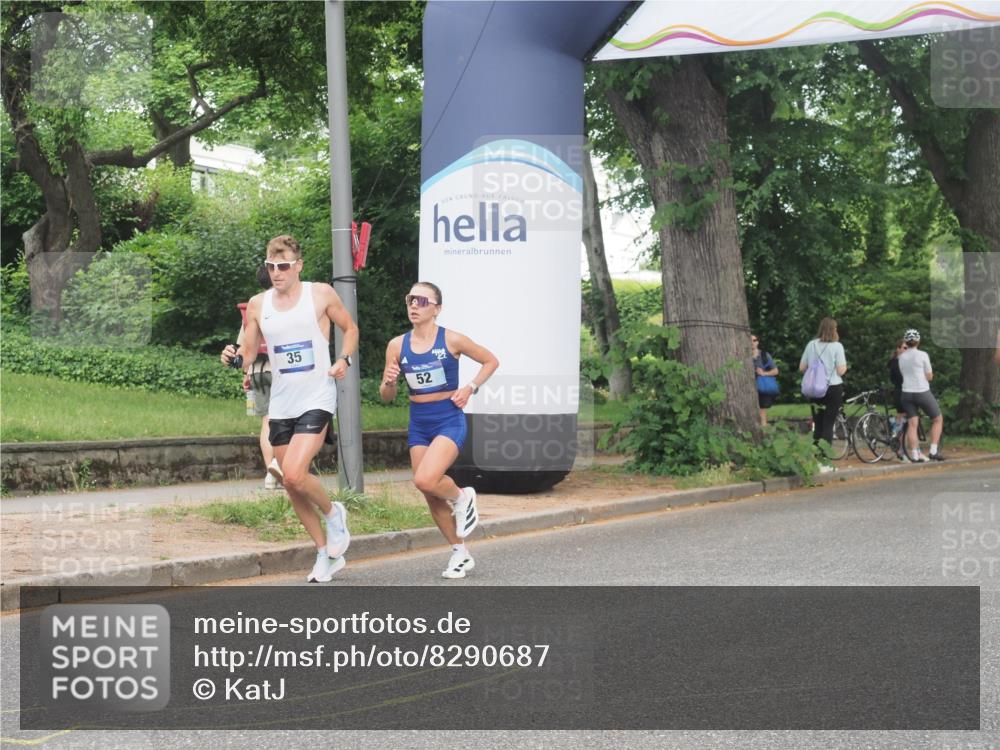 29.06.2025 - hella hamburg halbmarathon KatJ http://msf.ph/oto/8290687 29.06.2025 10:12:39 Zwischen KM18-KM19 52 meine-sportfotos.de