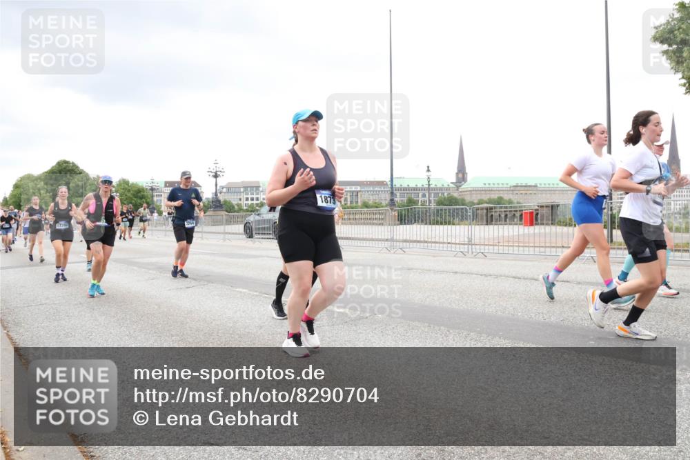 29.06.2025 - hella hamburg halbmarathon Lena Gebhardt http://msf.ph/oto/8290704 29.06.2025 10:55:46 Lombardsbrücke 17392, 3244, 1873, 1616, 1873, 1917, 2793, 3101, 3115, 3157, 3244, 3268, 3577, 4265, 4470, 4473, 4628, 4896, 5040, 5220, 5222, 5306, 5483, 5487, 5575, 5994, 6055, 6056, 6113, 6257, 6494, 6594, 7516, 7548, 7616, 7680, 7969, 8110, 8527, 8532, 8533, 8626, 8648, 9548, 9614, 9618, 9838, 9857, 9858, 9861, 9865, 9956, 10094, 10436, 10438, 10449, 10559, 10593, 10640, 10885, 11109, 11903, 11962, 11963, 12695, 12902, 13230, 14727, 15152, 16385 meine-sportfotos.de