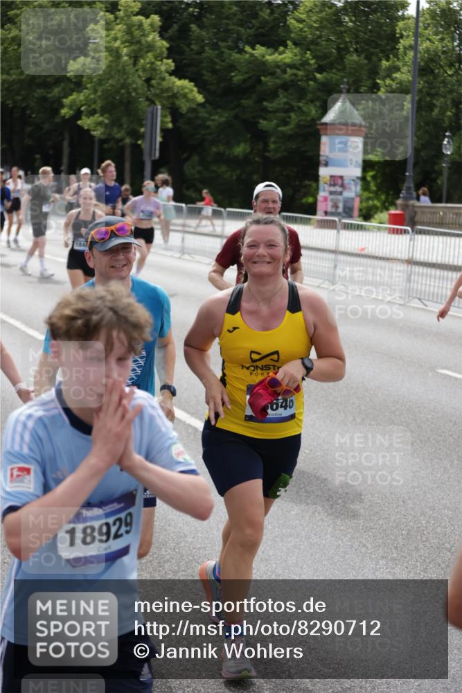 29.06.2025 - hella hamburg halbmarathon Jannik Wohlers http://msf.ph/oto/8290712 29.06.2025 10:36:12 Lombardsbrücke 1224, 1948, 2124, 2588, 3398, 3428, 4084, 4618, 5012, 5747, 6156, 6190, 6667, 7632, 8530, 8945, 9115, 9117, 9500, 9694, 9701, 9918, 10024, 10112, 10123, 10487, 10984, 11637, 12493, 12605, 12770, 12775, 13092, 13106, 13265, 13266, 13445, 13704, 13902, 13903, 15077, 15568, 15707, 15805, 16228, 16239, 16977, 17018, 17156, 17807, 18152, 18174, 18226, 18482, 18488, 18644, 18646, 18918, 18929 meine-sportfotos.de