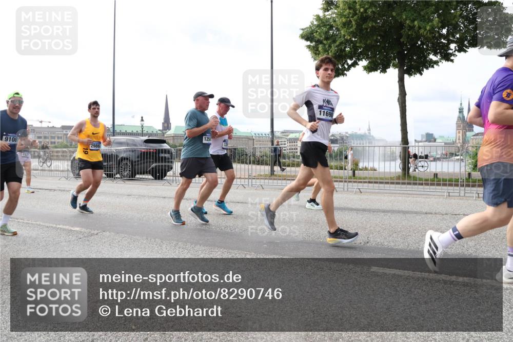 29.06.2025 - hella hamburg halbmarathon Lena Gebhardt http://msf.ph/oto/8290746 29.06.2025 10:21:14 Lombardsbrücke 9108, 7221, 9, 2986, 1256, 11698, 1028, 1266, 1401, 1658, 2271, 2383, 2635, 2815, 2923, 2945, 2956, 2986, 3122, 3161, 3247, 3453, 3813, 3817, 3825, 3826, 4082, 4350, 4786, 5041, 5061, 5373, 5395, 5493, 5767, 6103, 6275, 6308, 6608, 6844, 7228, 7375, 7522, 7553, 7608, 7781, 8095, 8113, 8724, 8726, 8844, 9005, 9011, 9100, 9108, 9236, 9499, 9501, 9624, 9981, 10350, 10374, 10585, 10602, 11145, 11698, 12175, 12694, 12844, 13057, 13508 meine-sportfotos.de