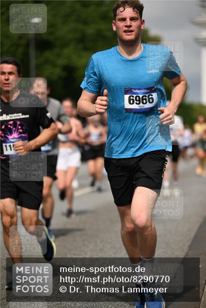 29.06.2025 - hella hamburg halbmarathon Dr. Thomas Lammeyer http://msf.ph/oto/8290770 29.06.2025 10:16:04 Kennedybrücke 1062, 1249, 1790, 1850, 1851, 3182, 3248, 3262, 3746, 3837, 4453, 4499, 5166, 5176, 6822, 6871, 6966, 7370, 7474, 8206, 8207, 9119, 9253, 9254, 9405 meine-sportfotos.de