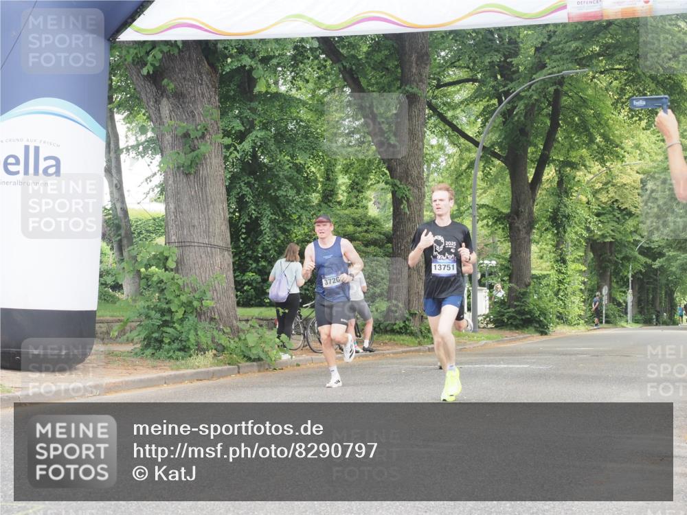 29.06.2025 - hella hamburg halbmarathon KatJ http://msf.ph/oto/8290797 29.06.2025 10:12:41 Zwischen KM18-KM19 35, 52 meine-sportfotos.de