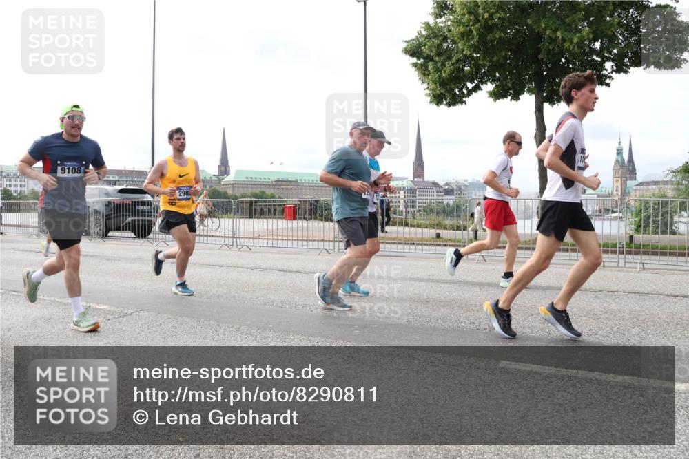 29.06.2025 - hella hamburg halbmarathon Lena Gebhardt http://msf.ph/oto/8290811 29.06.2025 10:21:14 Lombardsbrücke 9108, 2986, 1028, 1266, 1401, 1658, 2271, 2383, 2635, 2815, 2923, 2945, 2956, 2986, 3122, 3161, 3247, 3453, 3813, 3817, 3825, 3826, 4082, 4350, 4786, 5041, 5061, 5373, 5395, 5493, 5767, 6103, 6275, 6308, 6608, 6844, 7228, 7375, 7522, 7553, 7608, 7781, 8095, 8113, 8724, 8726, 8844, 9005, 9011, 9100, 9108, 9236, 9499, 9501, 9624, 9981, 10350, 10374, 10585, 10602, 11145, 11698, 12175, 12694, 12844, 13057, 13508 meine-sportfotos.de