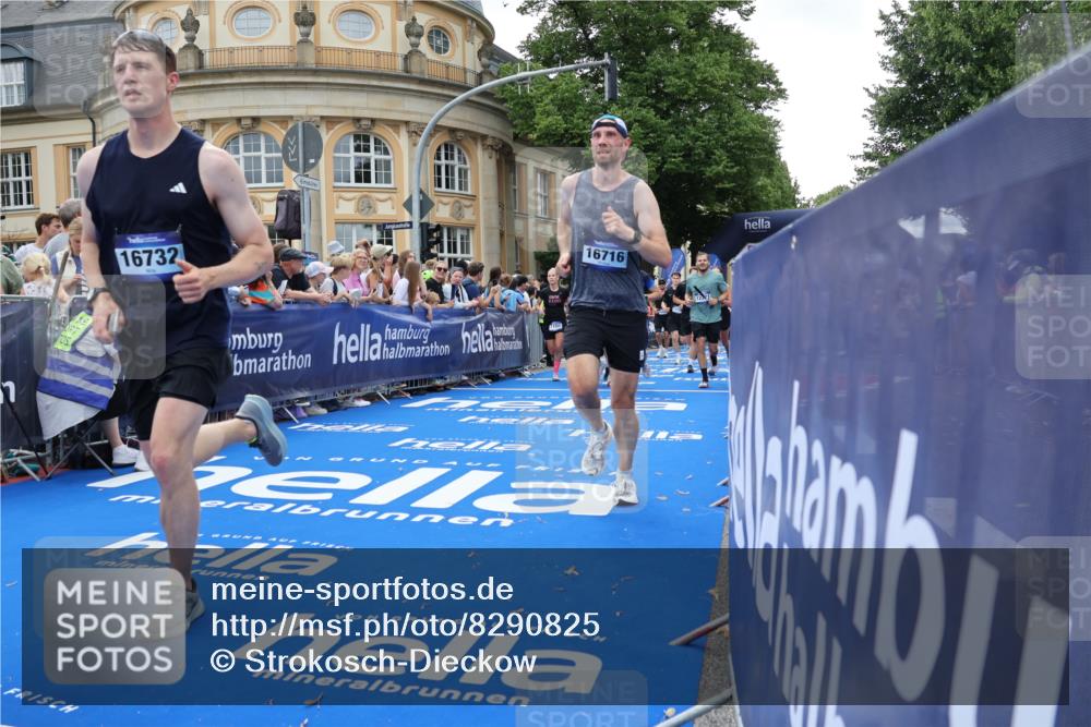 29.06.2025 - hella hamburg halbmarathon Strokosch-Dieckow http://msf.ph/oto/8290825 29.06.2025 10:49:59 Ziel 1216, 1321, 1507, 2020, 2540, 3562, 3692, 3852, 7100, 7657, 8454, 8455, 9031, 9213, 9303, 9491, 9965, 12203, 12271, 12527, 12733, 13225, 13758, 14257, 16403, 16716, 16732, 16887, 18228, 18657, 18658, 18884, 19112 meine-sportfotos.de