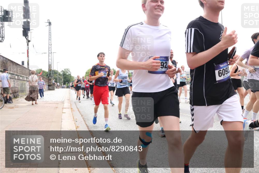 29.06.2025 - hella hamburg halbmarathon Lena Gebhardt http://msf.ph/oto/8290843 29.06.2025 10:36:18 Lombardsbrücke 02, 3699, 1008, 92, 609, 1008, 1010, 1036, 1102, 1183, 1224, 1775, 1780, 1835, 2124, 2352, 2520, 2827, 2870, 3398, 3401, 3404, 3428, 3598, 3699, 3741, 3877, 3990, 4245, 4326, 4413, 4442, 4798, 4937, 5012, 5246, 5427, 5540, 5573, 5666, 5747, 5809, 5919, 6092, 6093, 6184, 6190, 6417, 6667, 6845, 6896, 7086, 7111, 7140, 7275, 7575, 7576, 7632, 8356, 8498, 8530, 8581, 8945, 8947, 9115, 9117, 9229, 9432, 17807 meine-sportfotos.de