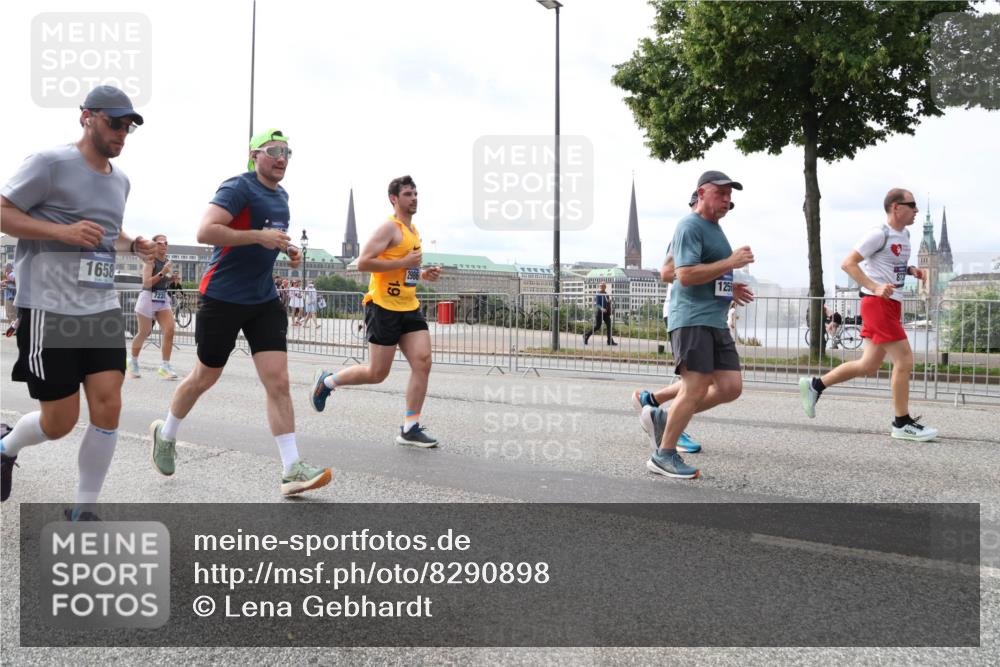 29.06.2025 - hella hamburg halbmarathon Lena Gebhardt http://msf.ph/oto/8290898 29.06.2025 10:21:14 Lombardsbrücke 1658, 7221, 19, 125, 1028, 1266, 1401, 1658, 2271, 2383, 2635, 2815, 2923, 2945, 2956, 2986, 3122, 3161, 3247, 3453, 3813, 3817, 3825, 3826, 4082, 4350, 4786, 5041, 5061, 5373, 5395, 5493, 5767, 6103, 6275, 6308, 6608, 6844, 7228, 7375, 7522, 7553, 7608, 7781, 8095, 8113, 8724, 8726, 8844, 9005, 9011, 9100, 9108, 9236, 9499, 9501, 9624, 9981, 10350, 10374, 10585, 10602, 11145, 11698, 12175, 12694, 12844, 13057, 13508 meine-sportfotos.de