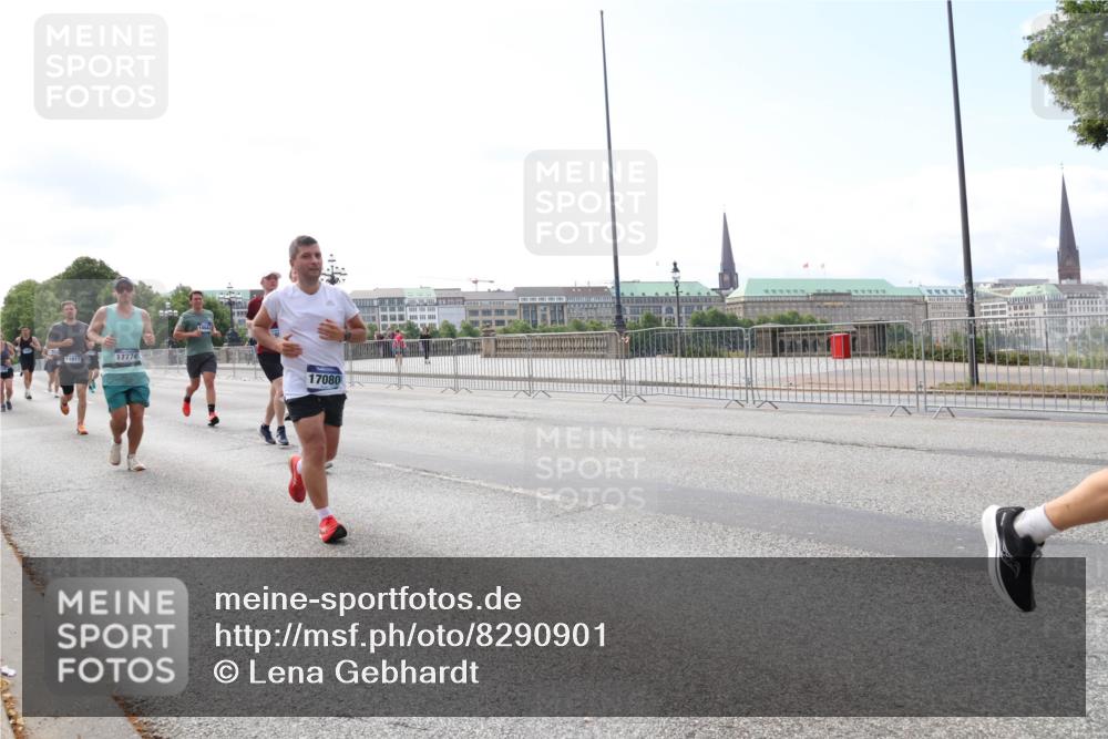 29.06.2025 - hella hamburg halbmarathon Lena Gebhardt http://msf.ph/oto/8290901 29.06.2025 10:11:51 Lombardsbrücke 1328, 1531, 1790, 1866, 1992, 3363, 4227, 5379, 5605, 7571, 8115, 8807, 8810, 9191, 9428, 10042, 10372, 10409, 10428, 11321, 11507, 11525, 11537, 11581, 11755, 11917, 12473, 13171, 13177, 13203, 13542, 13939, 13958, 14008, 14196, 14384, 15137, 15797, 15945, 16976, 17080, 17638, 17774, 17866, 18261, 18278, 18382, 18395, 18655 meine-sportfotos.de