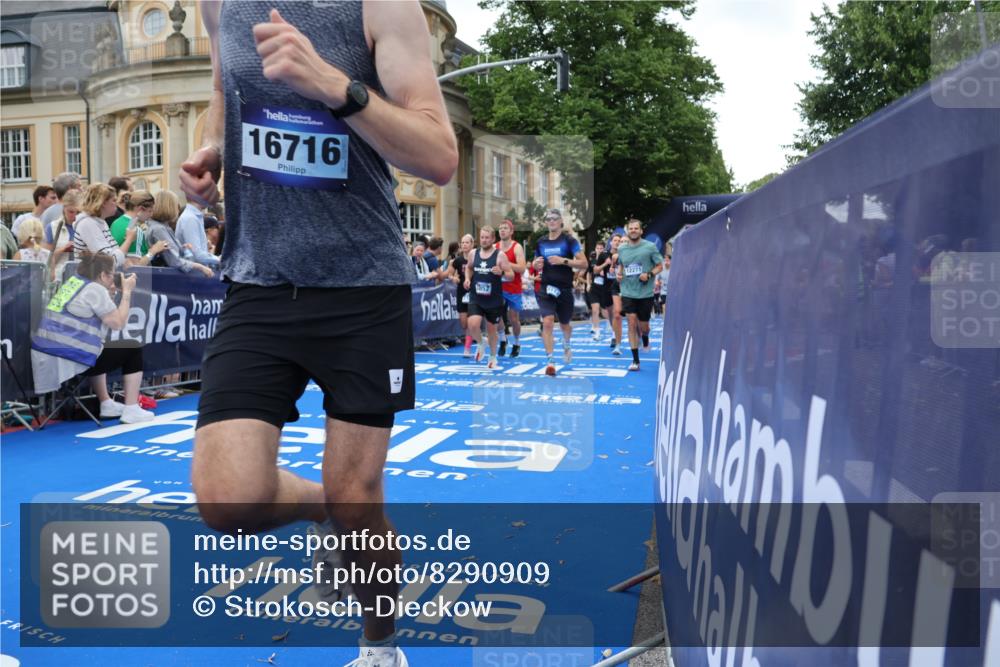 29.06.2025 - hella hamburg halbmarathon Strokosch-Dieckow http://msf.ph/oto/8290909 29.06.2025 10:50:00 Ziel 1216, 1321, 1507, 2020, 2540, 3562, 3692, 3852, 7100, 7657, 8313, 8454, 9031, 9213, 9303, 9491, 9965, 12203, 12271, 12527, 12733, 13225, 13282, 13758, 14257, 16403, 16716, 16732, 16887, 18228, 18657, 18658, 18884, 19112 meine-sportfotos.de