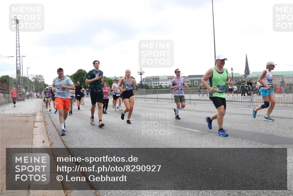 29.06.2025 - hella hamburg halbmarathon Lena Gebhardt http://msf.ph/oto/8290927 29.06.2025 10:46:41 Lombardsbrücke 1073, 1286, 1363, 1371, 1375, 1429, 1465, 1608, 1720, 1837, 1999, 2162, 2211, 2320, 2500, 2556, 2697, 2981, 3277, 3406, 3407, 3469, 3734, 3823, 4119, 4202, 4296, 4342, 4355, 4448, 4604, 5697, 5700, 5796, 5854, 5953, 6068, 6124, 6161, 6740, 7303, 7364, 7368, 7374, 7412, 7767, 7827, 7960, 7983, 8047, 8477, 8486, 8551, 8553, 8684, 8700, 9129, 9337, 9691, 10153, 10230, 11361, 12298, 12333, 12507, 12522, 13969, 14261, 15852, 16882, 16987 meine-sportfotos.de