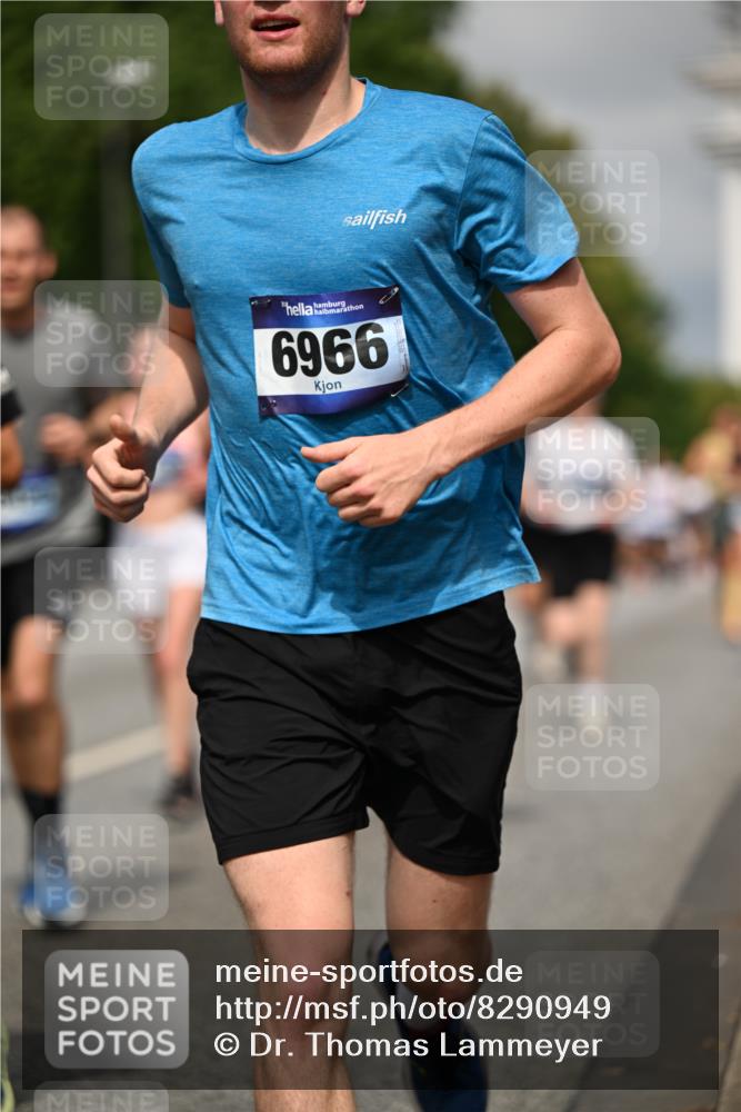 29.06.2025 - hella hamburg halbmarathon Dr. Thomas Lammeyer http://msf.ph/oto/8290949 29.06.2025 10:16:05 Kennedybrücke 1062, 1249, 1790, 1850, 1851, 2963, 2964, 3182, 3248, 3262, 3746, 3837, 4453, 4499, 5166, 5176, 6822, 6871, 6966, 7370, 7474, 8206, 8207, 9119, 9253, 9254, 9405 meine-sportfotos.de