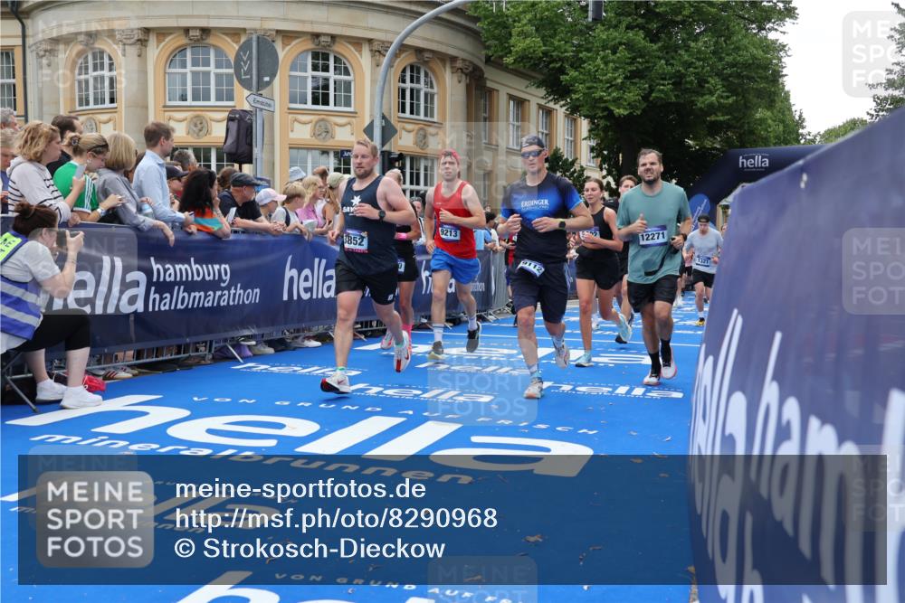 29.06.2025 - hella hamburg halbmarathon Strokosch-Dieckow http://msf.ph/oto/8290968 29.06.2025 10:50:01 Ziel 1216, 1321, 1507, 2020, 2540, 3562, 3692, 3852, 7100, 7657, 8313, 8454, 9031, 9213, 9303, 9491, 9965, 12203, 12271, 12527, 12733, 13225, 13282, 13758, 14257, 16403, 16716, 16732, 16887, 18228, 18657, 18658, 18884, 19112 meine-sportfotos.de