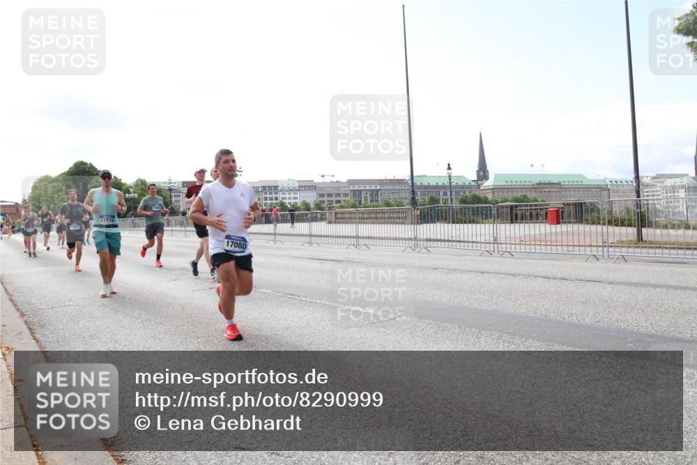 29.06.2025 - hella hamburg halbmarathon Lena Gebhardt http://msf.ph/oto/8290999 29.06.2025 10:11:51 Lombardsbrücke 1328, 1531, 1790, 1866, 1992, 3363, 4227, 5379, 5605, 7571, 8115, 8807, 8810, 9191, 9428, 10042, 10372, 10409, 10428, 11321, 11507, 11525, 11537, 11581, 11755, 11917, 12473, 13171, 13177, 13203, 13542, 13939, 13958, 14008, 14196, 14384, 15137, 15797, 15945, 16976, 17080, 17638, 17774, 17866, 18261, 18278, 18382, 18395, 18655 meine-sportfotos.de