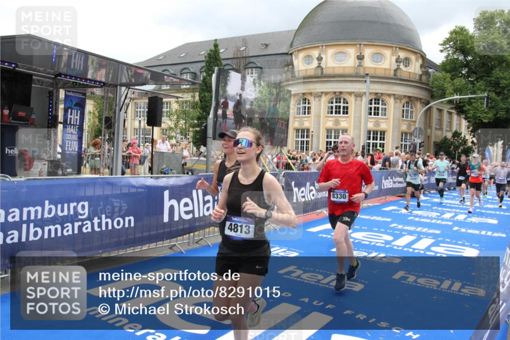 29.06.2025 - hella hamburg halbmarathon Michael Strokosch http://msf.ph/oto/8291015 29.06.2025 10:56:14 Ziel 1193, 4594, 4813, 5465, 5492, 5570, 8330, 8639, 9907, 10789, 12545, 14363, 15484, 16113, 16634, 17468, 17640, 17642 meine-sportfotos.de