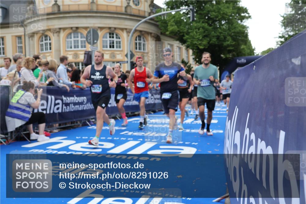 29.06.2025 - hella hamburg halbmarathon Strokosch-Dieckow http://msf.ph/oto/8291026 29.06.2025 10:50:01 Ziel 1216, 1321, 1507, 2020, 2540, 3562, 3692, 3852, 7100, 7657, 8313, 8454, 9031, 9213, 9303, 9491, 9965, 12203, 12271, 12527, 12733, 13225, 13282, 13758, 14257, 16403, 16716, 16732, 16887, 18228, 18657, 18658, 18884, 19112 meine-sportfotos.de