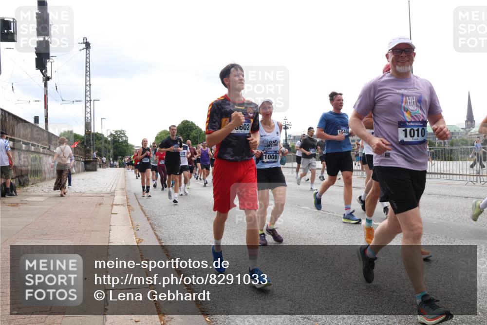 29.06.2025 - hella hamburg halbmarathon Lena Gebhardt http://msf.ph/oto/8291033 29.06.2025 10:36:19 Lombardsbrücke 8581, 7576, 3679, 602, 1008, 16464, 1010, 1008, 1010, 1036, 1102, 1183, 1224, 1775, 1780, 1835, 2124, 2520, 2827, 2870, 3398, 3401, 3404, 3428, 3598, 3699, 3741, 3877, 3990, 4245, 4326, 4413, 4442, 4798, 4937, 5012, 5246, 5427, 5540, 5573, 5666, 5747, 5809, 5919, 6092, 6093, 6184, 6190, 6417, 6667, 6845, 6896, 7086, 7111, 7140, 7275, 7575, 7576, 7632, 8356, 8498, 8530, 8581, 8945, 8947, 9115, 9117, 9229, 9432, 17807, 18152 meine-sportfotos.de
