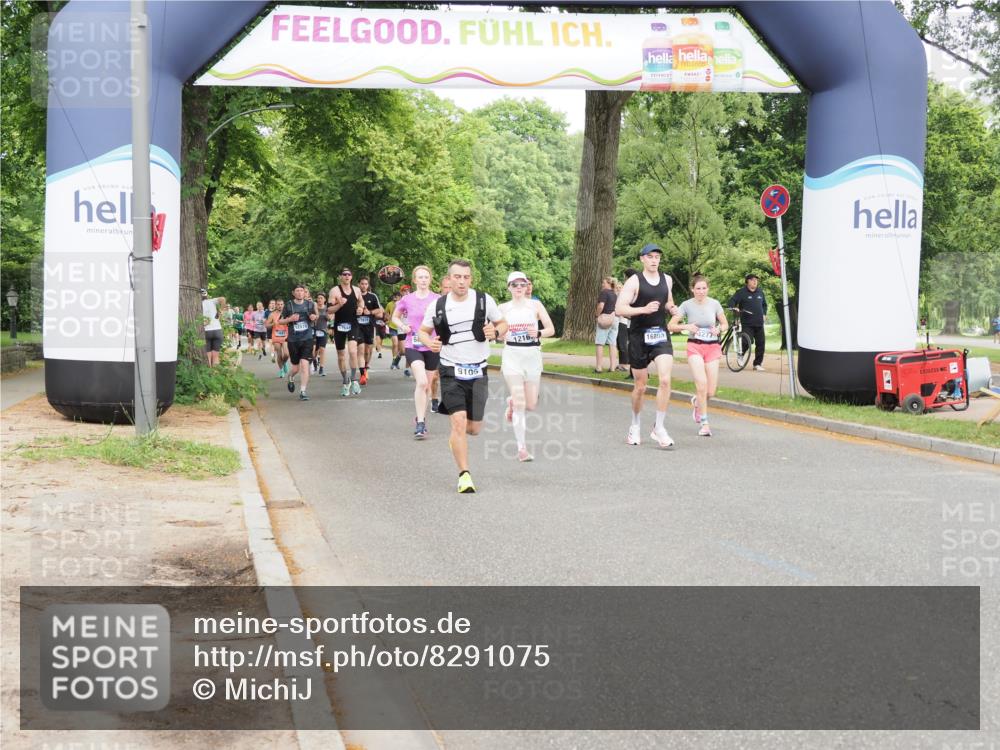 29.06.2025 - hella hamburg halbmarathon MichiJ http://msf.ph/oto/8291075 29.06.2025 10:33:33 Zwischen KM18-KM19 2188, 2470, 3785, 6819, 9105, 11291, 11688, 12161, 16725, 16803, 17960, 18810, 18862 meine-sportfotos.de