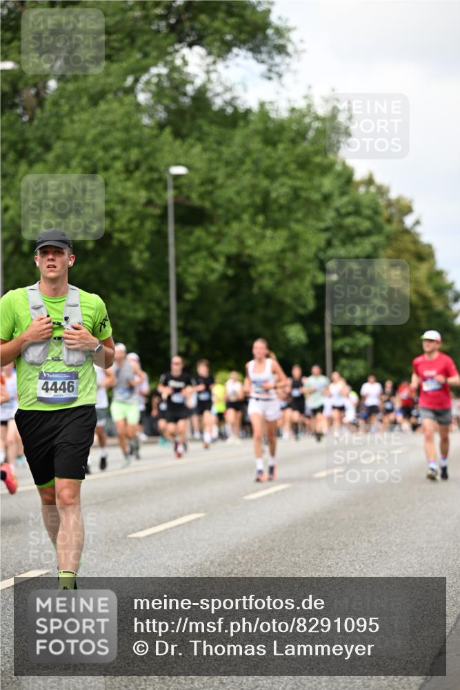 29.06.2025 - hella hamburg halbmarathon Dr. Thomas Lammeyer http://msf.ph/oto/8291095 29.06.2025 10:37:21 Kennedybrücke 1078, 1199, 1324, 1373, 1732, 1879, 1995, 2059, 2085, 2384, 2838, 3221, 3341, 3422, 3560, 3653, 3871, 4030, 4096, 4164, 4446, 4555, 5156, 5180, 5581, 5917, 6773, 6861, 6999, 7705, 8175, 8595, 8839, 8891, 8993, 9289, 9471, 9591, 9750, 9768, 9780, 10770 meine-sportfotos.de