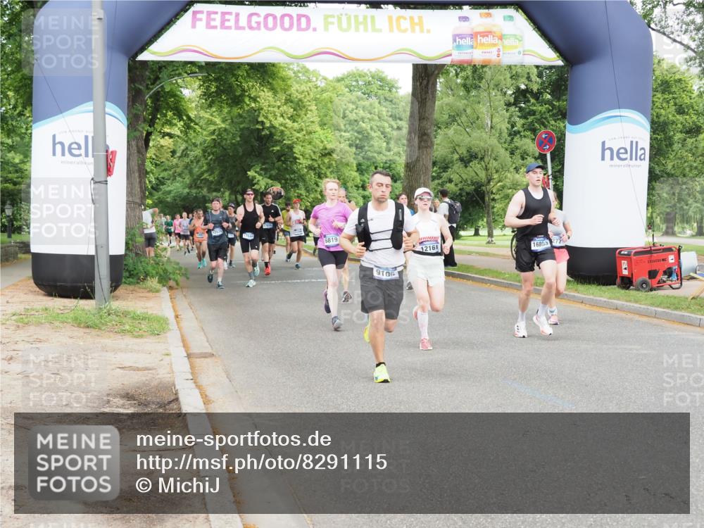 29.06.2025 - hella hamburg halbmarathon MichiJ http://msf.ph/oto/8291115 29.06.2025 10:33:34 Zwischen KM18-KM19 1920, 2188, 2470, 3785, 4277, 6819, 9105, 11291, 11688, 12161, 16725, 16803, 17960, 18810, 18862 meine-sportfotos.de
