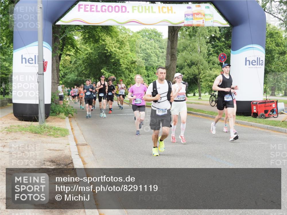 29.06.2025 - hella hamburg halbmarathon MichiJ http://msf.ph/oto/8291119 29.06.2025 10:33:34 Zwischen KM18-KM19 1920, 2188, 2470, 3785, 4277, 6819, 9105, 11291, 11688, 12161, 16725, 16803, 17960, 18810, 18862 meine-sportfotos.de
