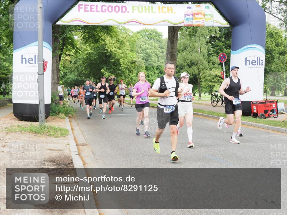 29.06.2025 - hella hamburg halbmarathon MichiJ http://msf.ph/oto/8291125 29.06.2025 10:33:34 Zwischen KM18-KM19 1920, 2188, 2470, 3785, 4277, 6819, 9105, 11291, 11688, 12161, 16725, 16803, 17960, 18810, 18862 meine-sportfotos.de