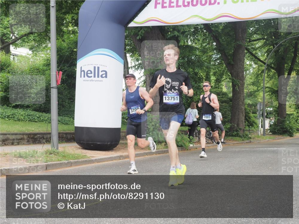 29.06.2025 - hella hamburg halbmarathon KatJ http://msf.ph/oto/8291130 29.06.2025 10:12:42 Zwischen KM18-KM19 35, 52, 6559 meine-sportfotos.de