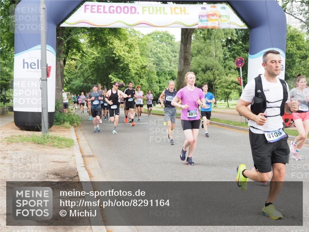 29.06.2025 - hella hamburg halbmarathon MichiJ http://msf.ph/oto/8291164 29.06.2025 10:33:35 Zwischen KM18-KM19 1920, 2188, 2470, 4277, 6819, 6831, 9105, 11688, 12161, 16725, 16803, 17960, 18810, 18862 meine-sportfotos.de