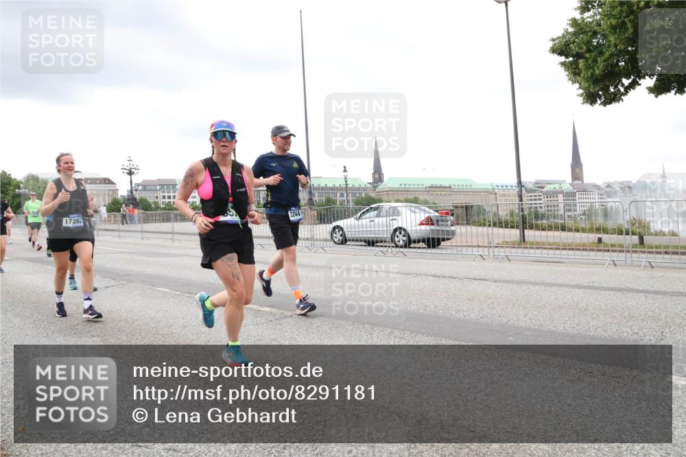 29.06.2025 - hella hamburg halbmarathon Lena Gebhardt http://msf.ph/oto/8291181 29.06.2025 10:55:48 Lombardsbrücke 17392, 3244, 1616, 1873, 1909, 1917, 2793, 3101, 3115, 3157, 3244, 3268, 3577, 4265, 4470, 4473, 4836, 4896, 5220, 5222, 5306, 5483, 5487, 5575, 5994, 6055, 6056, 6113, 6257, 6494, 6594, 7516, 7548, 7616, 7680, 7969, 8110, 8527, 8532, 8533, 8626, 8648, 9548, 9614, 9618, 9838, 9857, 9858, 9861, 9865, 9956, 10094, 10436, 10438, 10449, 10559, 10593, 10640, 10885, 11109, 11903, 11962, 11963, 12695, 12902, 14727, 16385 meine-sportfotos.de