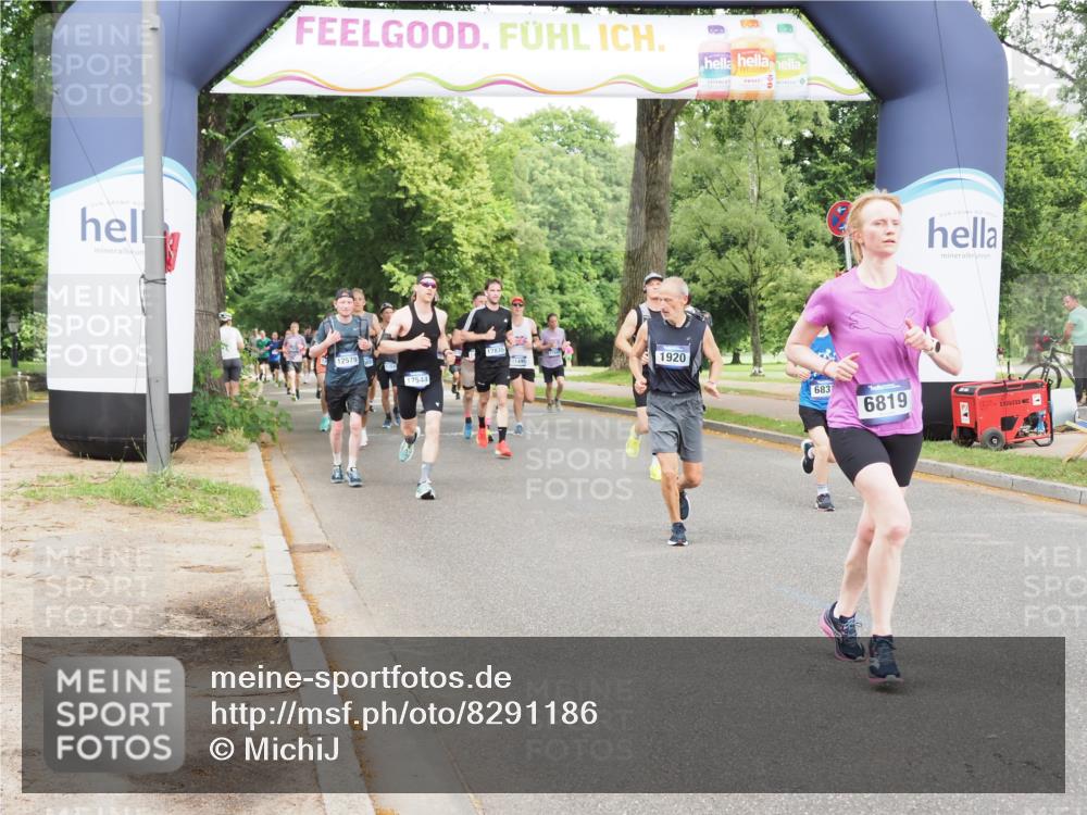 29.06.2025 - hella hamburg halbmarathon MichiJ http://msf.ph/oto/8291186 29.06.2025 10:33:36 Zwischen KM18-KM19 1920, 2188, 2470, 4277, 6819, 6831, 7087, 9105, 11688, 12161, 15365, 16725, 16803, 17544, 17835, 17960, 18810, 18862 meine-sportfotos.de