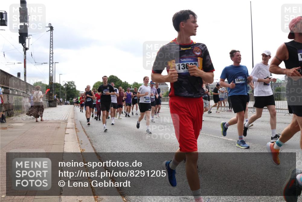 29.06.2025 - hella hamburg halbmarathon Lena Gebhardt http://msf.ph/oto/8291205 29.06.2025 10:36:19 Lombardsbrücke 8581, 105, 7, 3699, 136, 16464, 1008, 1010, 1036, 1102, 1183, 1224, 1775, 1780, 1835, 2124, 2520, 2827, 2870, 3398, 3401, 3404, 3428, 3598, 3699, 3741, 3877, 3990, 4245, 4326, 4413, 4442, 4798, 4937, 5012, 5246, 5427, 5540, 5573, 5666, 5747, 5809, 5919, 6092, 6093, 6184, 6190, 6417, 6667, 6845, 6896, 7086, 7111, 7140, 7275, 7575, 7576, 7632, 8356, 8498, 8530, 8581, 8945, 8947, 9115, 9117, 9229, 9432, 17807, 18152 meine-sportfotos.de