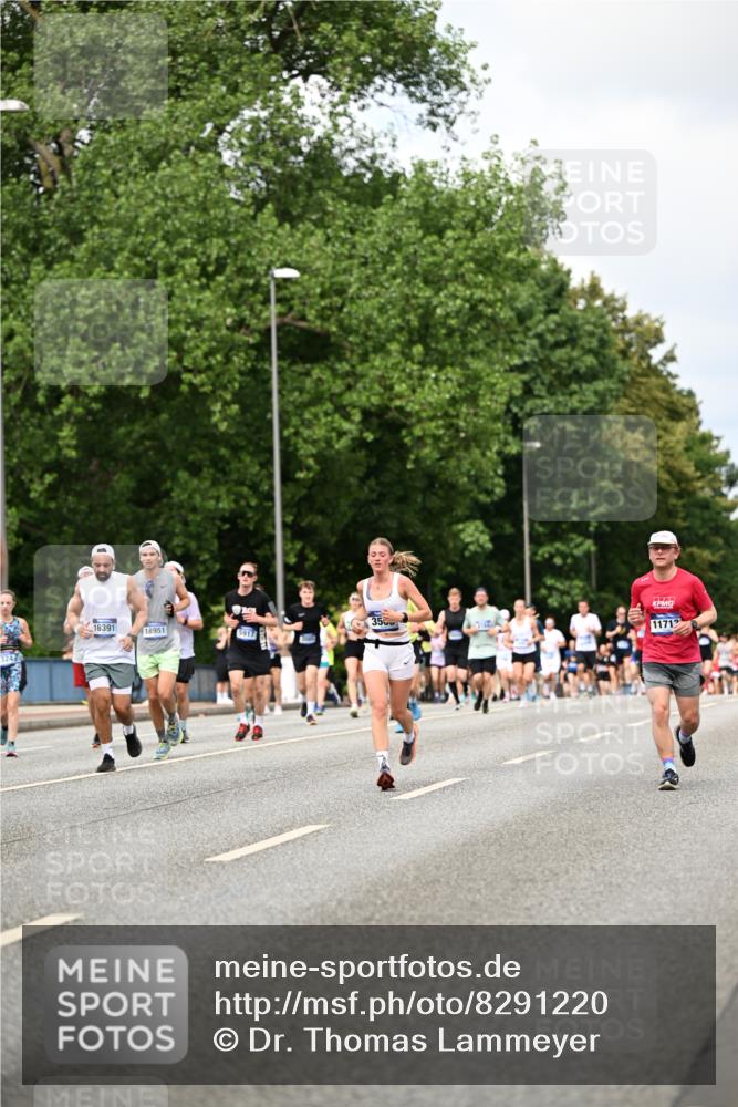 29.06.2025 - hella hamburg halbmarathon Dr. Thomas Lammeyer http://msf.ph/oto/8291220 29.06.2025 10:37:22 Kennedybrücke 1078, 1199, 1324, 1373, 1732, 1879, 1995, 2059, 2085, 2342, 2384, 2838, 3221, 3341, 3422, 3560, 3653, 3871, 4030, 4096, 4164, 4446, 4555, 5180, 5581, 5917, 6773, 6861, 6999, 7705, 8175, 8595, 8839, 8891, 8993, 9289, 9471, 9591, 9750, 9768, 9780 meine-sportfotos.de