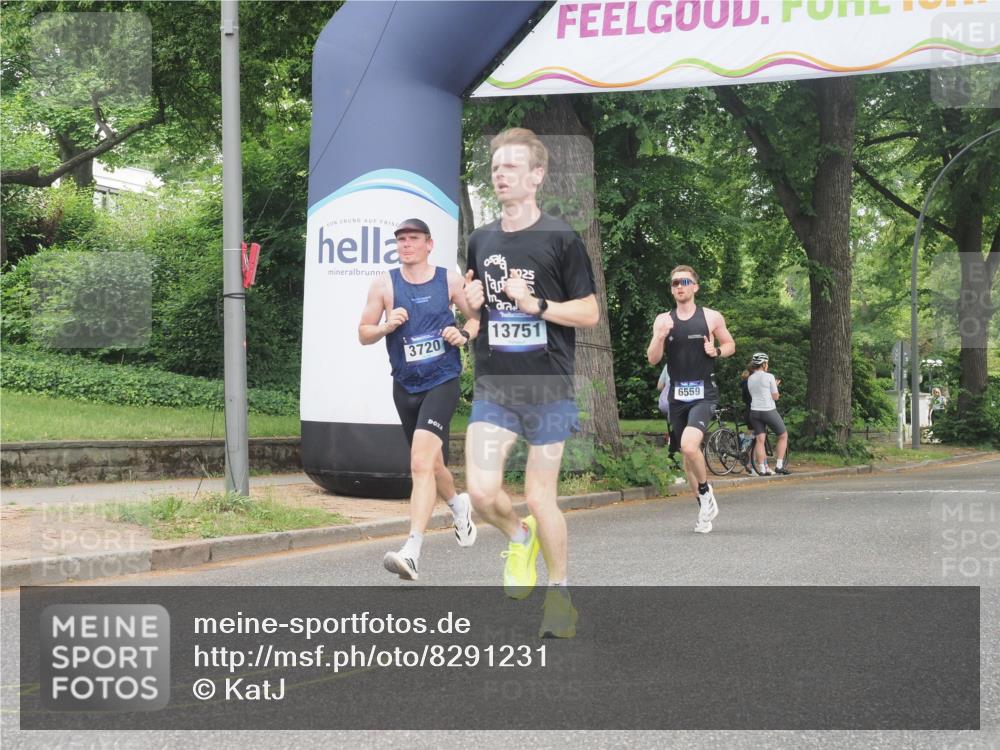 29.06.2025 - hella hamburg halbmarathon KatJ http://msf.ph/oto/8291231 29.06.2025 10:12:42 Zwischen KM18-KM19 35, 52, 6559 meine-sportfotos.de