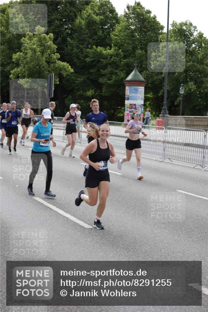 29.06.2025 - hella hamburg halbmarathon Jannik Wohlers http://msf.ph/oto/8291255 29.06.2025 10:36:14 Lombardsbrücke 1224, 1948, 2124, 2588, 3428, 4084, 4618, 4762, 5747, 6156, 6190, 6667, 7632, 8499, 8945, 9115, 9500, 9694, 9701, 9918, 10123, 10487, 10984, 11672, 12493, 12605, 12770, 12775, 13092, 13106, 13265, 13266, 13445, 13657, 13704, 13902, 13903, 15077, 15568, 15707, 15805, 16228, 16239, 16977, 17018, 17156, 17807, 18152, 18174, 18226, 18482, 18488, 18644, 18646, 18918, 18929 meine-sportfotos.de