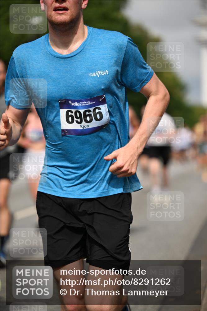 29.06.2025 - hella hamburg halbmarathon Dr. Thomas Lammeyer http://msf.ph/oto/8291262 29.06.2025 10:16:05 Kennedybrücke 1062, 1249, 1790, 1850, 1851, 2963, 2964, 3182, 3248, 3262, 3746, 3837, 4453, 4499, 5166, 5176, 6822, 6871, 6966, 7370, 7474, 8206, 8207, 9119, 9253, 9254, 9405 meine-sportfotos.de