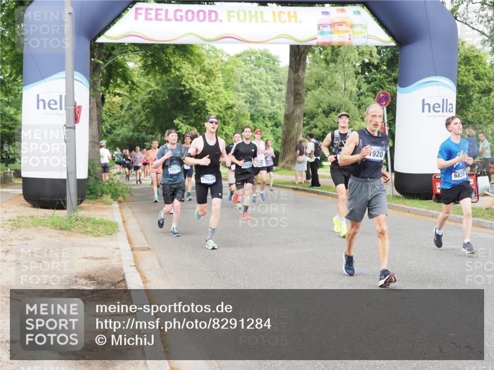 29.06.2025 - hella hamburg halbmarathon MichiJ http://msf.ph/oto/8291284 29.06.2025 10:33:37 Zwischen KM18-KM19 1920, 2188, 2470, 4277, 6819, 6831, 7087, 9105, 12161, 14462, 15365, 16725, 16803, 17544, 17835, 17960, 18810 meine-sportfotos.de